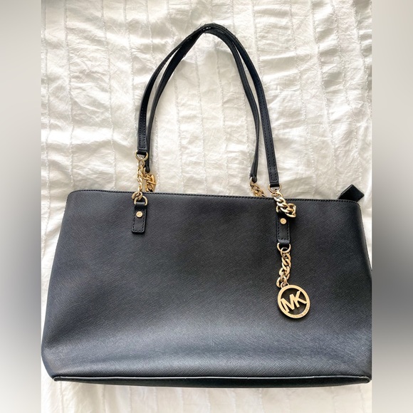 MICHAEL Michael Kors Handbags - Michael Kors black shoulder bag
